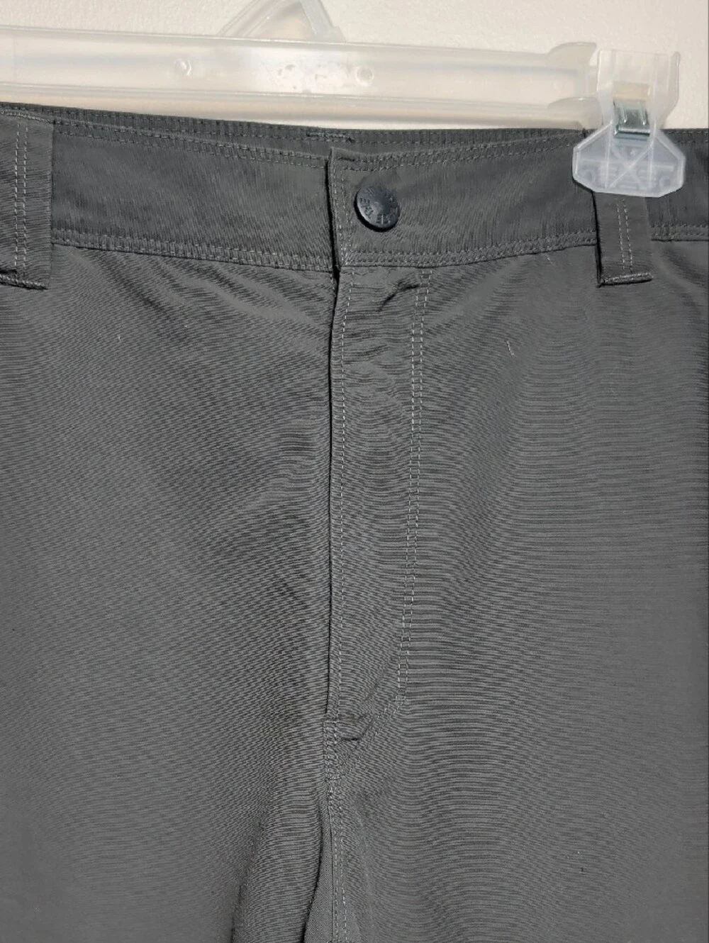 The North Face Men's Charcoal Gray Nylon Cargo Shorts Outdoor Utility Hiking 38